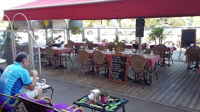 Domi's