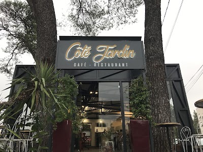 CÔTÉ JARDIN