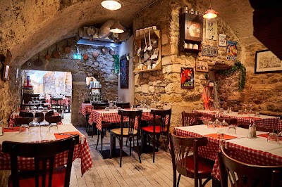 Chez Grand-Mère