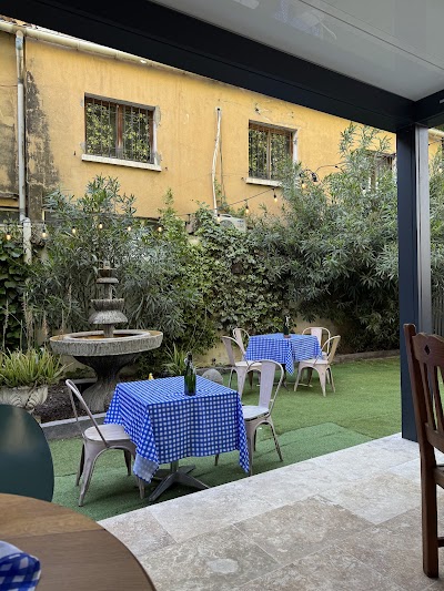 Chez Mano, le restaurant guinguette de L'étoile bleue