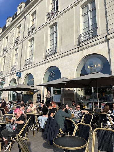 Lili Big Café