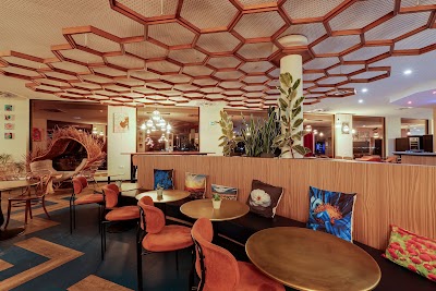 Station M by Maison Montmartre