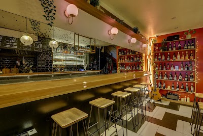 Ovanac, du vin et des copains