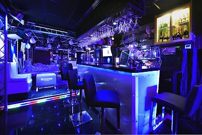 Le Must Club