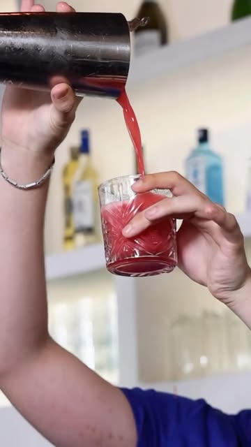 🌞 Les soirées d’été ont meilleur goût avec un cocktail à la main