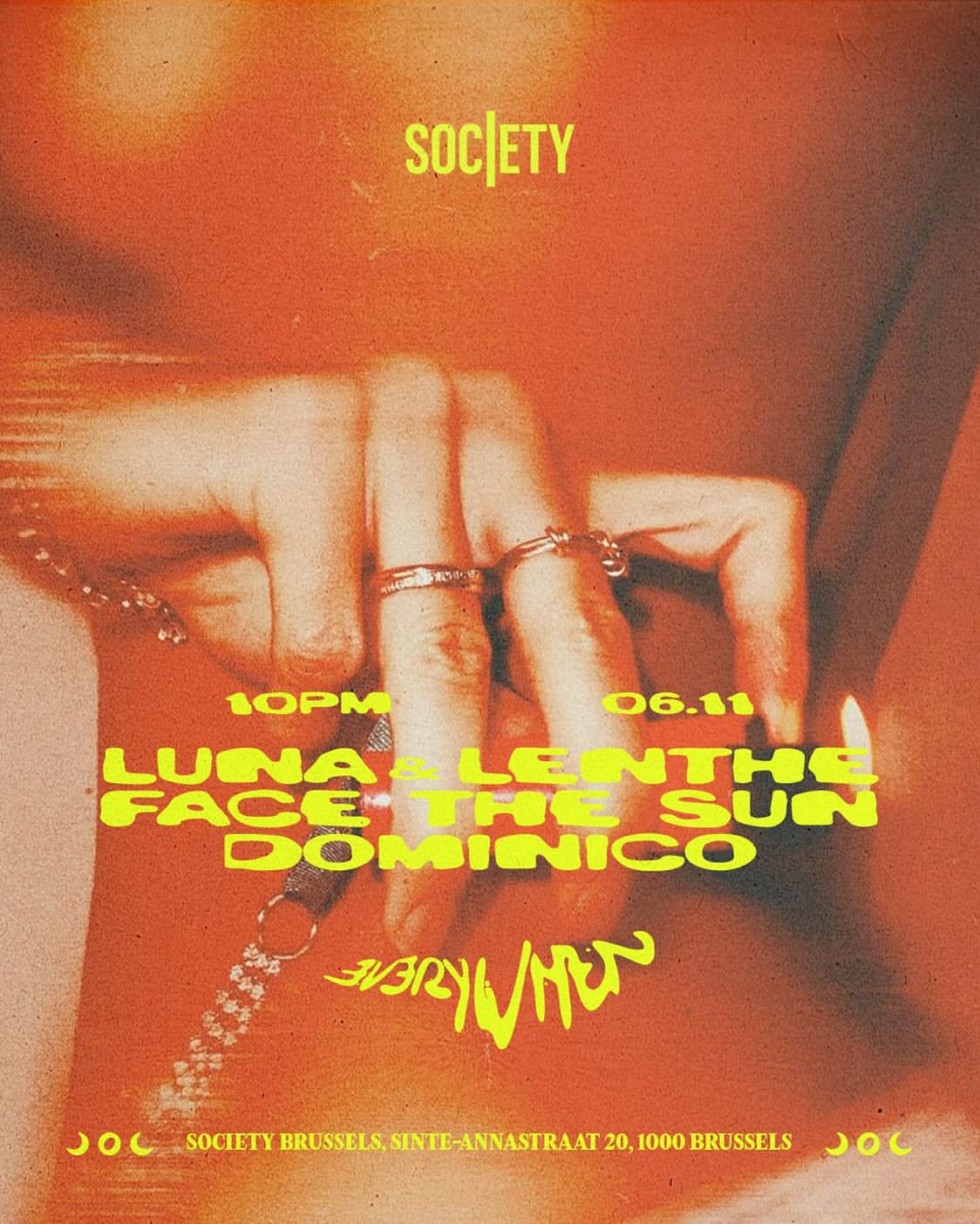 Trouble au Society