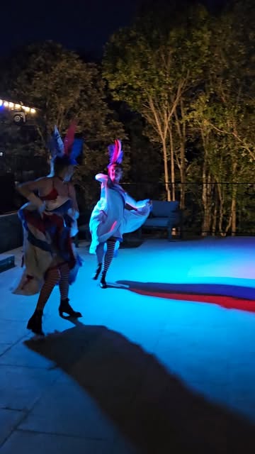 Diner Spectacle autour de la piscine Samedi 25 juillet 2026. Reservations conseillées 😊