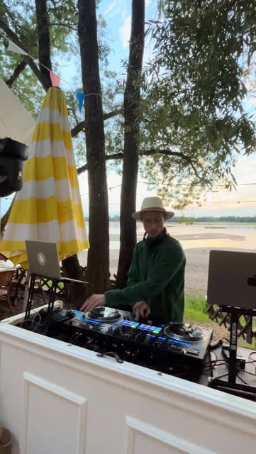 Les soirées DJ sont de retour à la Guinguette à Jojo ! 💛