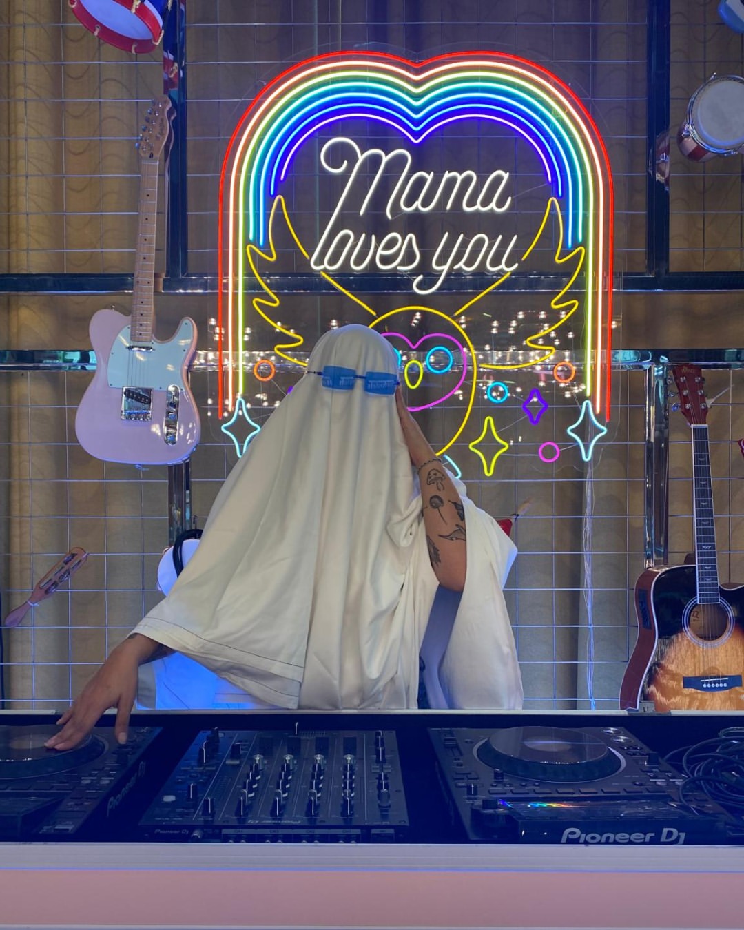Il se passe des choses étranges au Mama Dijon… 👻