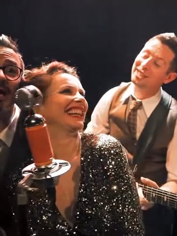 Swing, swing, swing, swing.everybody start to swing