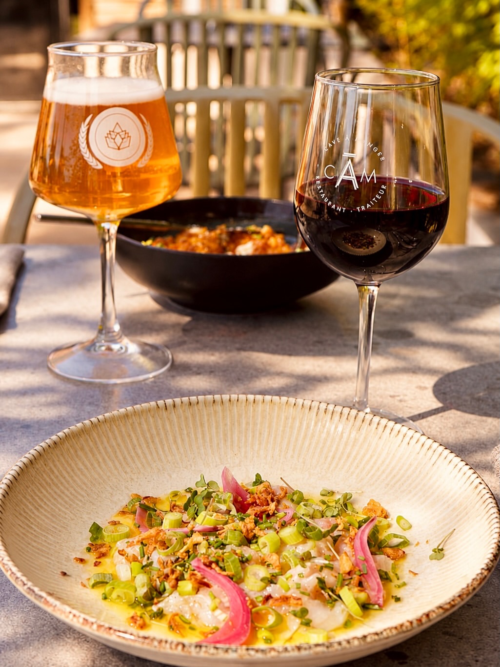 Plutôt bière fraîche de notre @brasserie_toria ou verre de vin ? 🍷