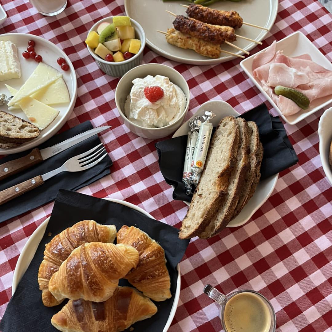 Le dimanche, les bonnes résolutions restent à la porte. Dimanche , c’est brunch. 🍳
