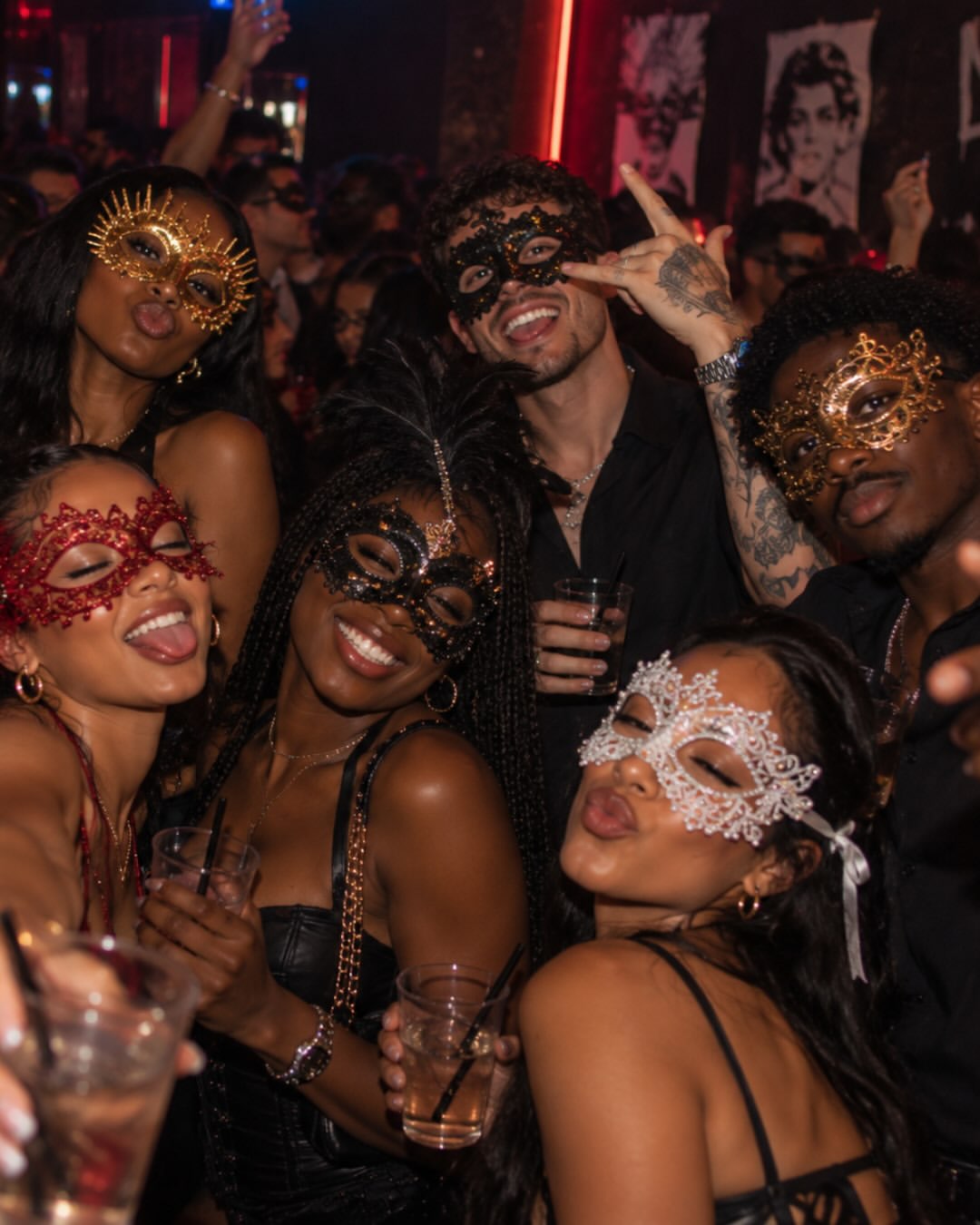 🎠les Masques Vont Tomber… Ou Pas